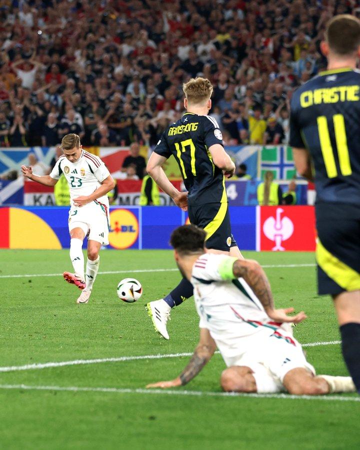 包含匈牙利队在激战中获胜，成功闯入下一轮比赛的词条