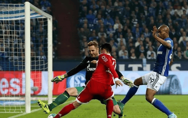 不莱梅挑战法兰克福的领先地位的简单介绍