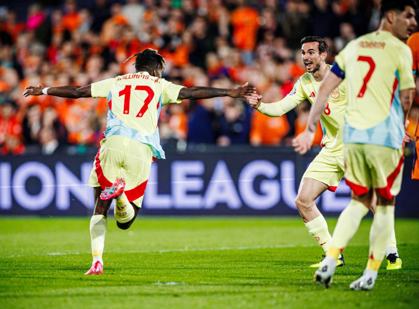 墨西哥国脚精彩进球，助球队获胜