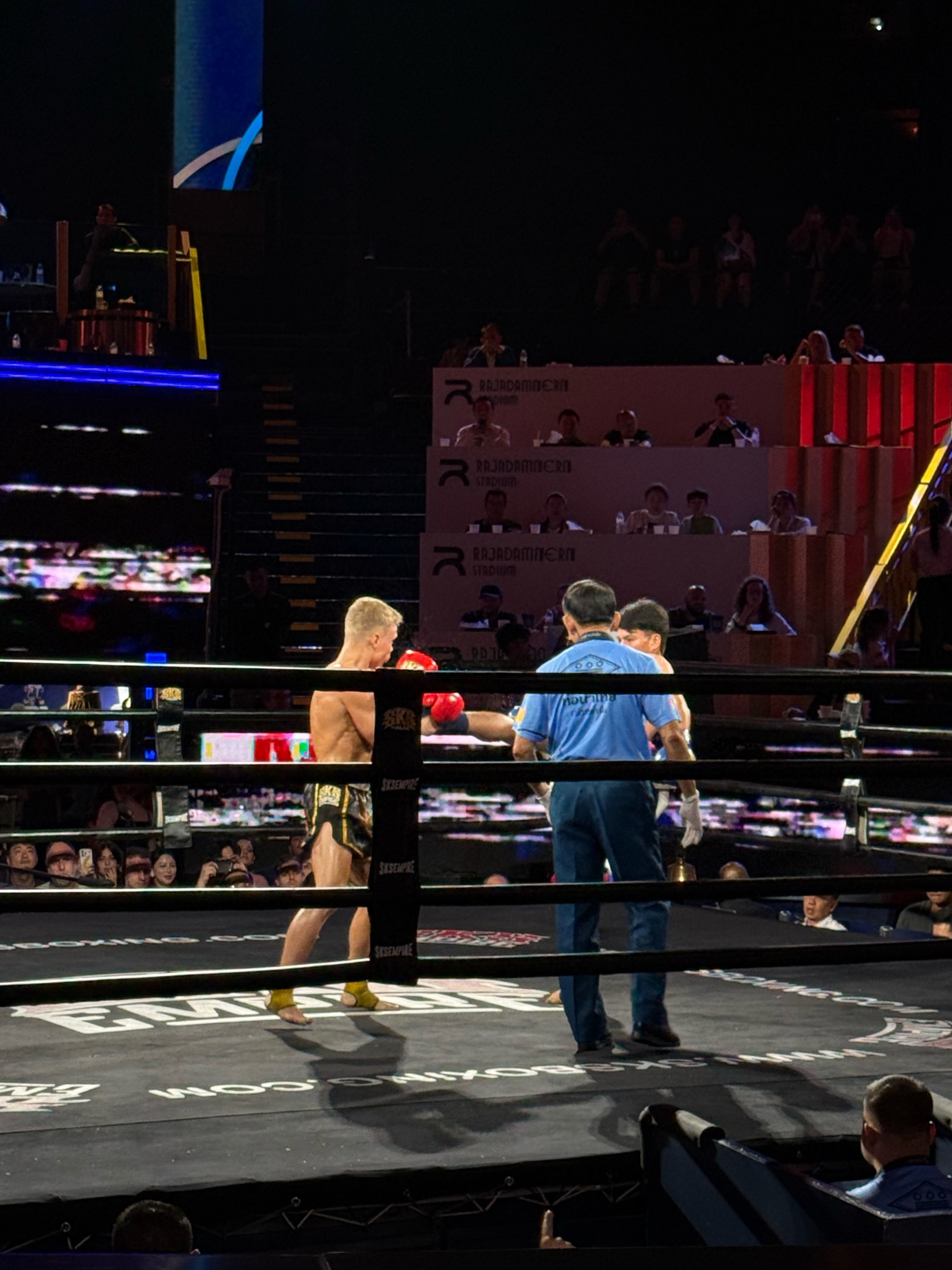 泰国运动员喜获银牌,成绩亮眼 泰国运动员喜获银牌,成绩亮眼