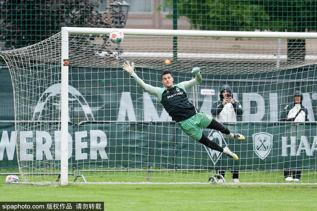 关于阿森纳队门将因伤痊愈将回归训练的信息 关于阿森纳队门将因伤痊愈将回归训练的信息