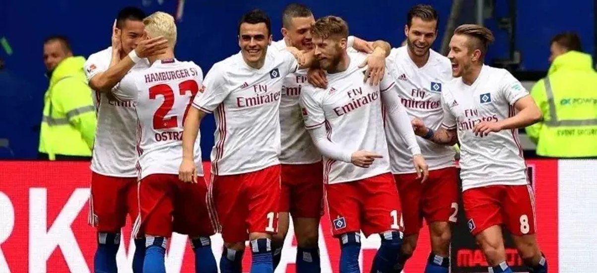 奥格斯堡队球员集体动员逆袭,德甲惊险胜出 奥格斯堡队球员集体动员逆袭,德甲惊险胜出