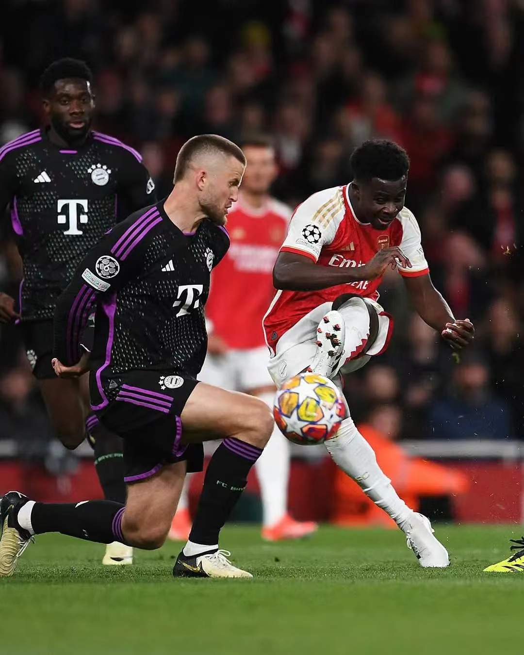 欧洲联赛上演拼尽全力的激战 欧洲联赛上演拼尽全力的激战