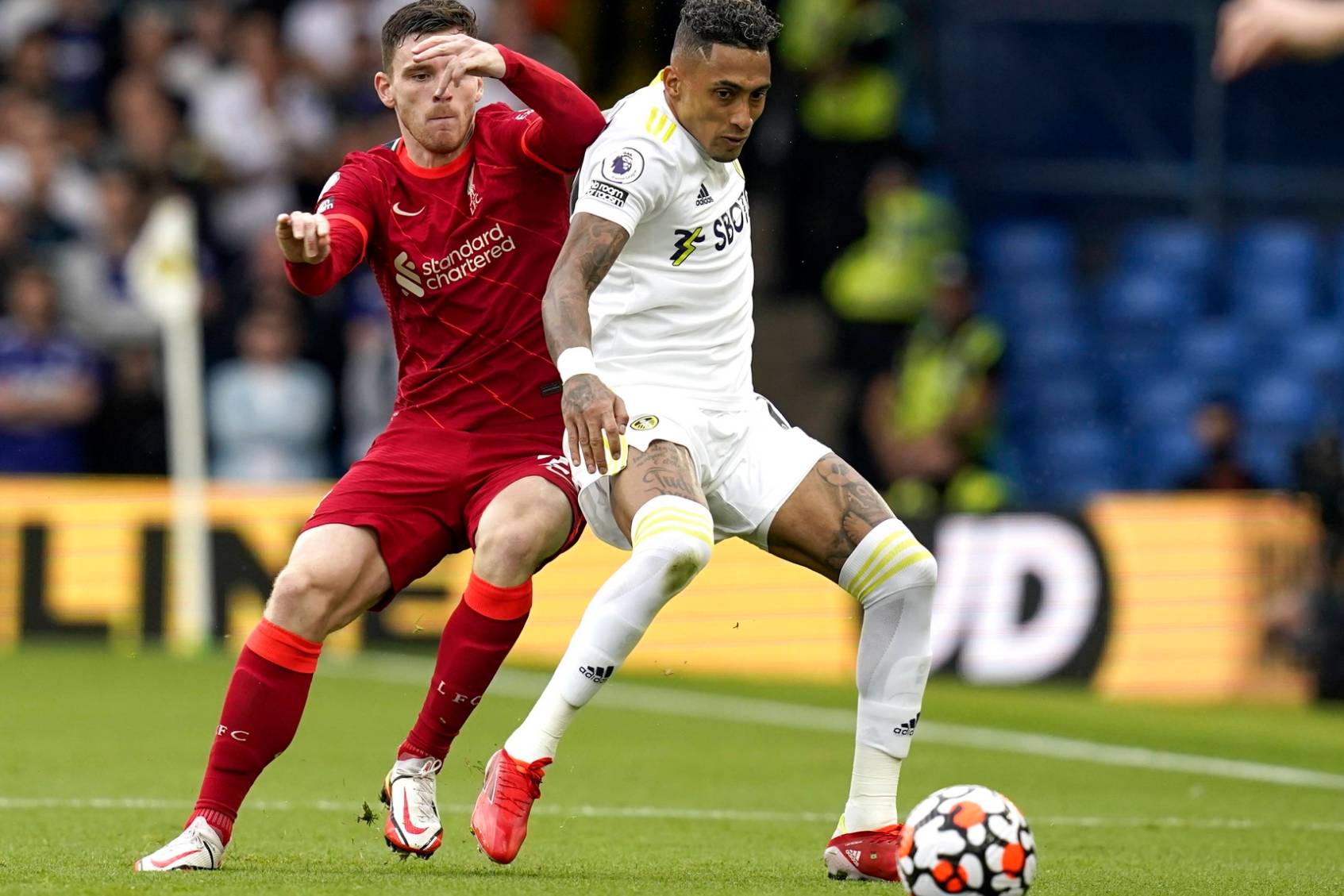 包含利兹联备战欧冠附加赛，奋力争胜的词条