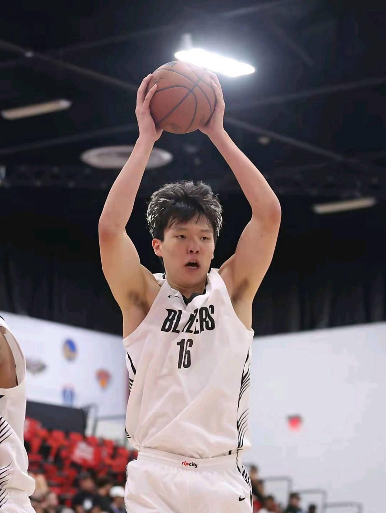 关于开拓者队全队发力,取得连胜势头的信息 关于开拓者队全队发力,取得连胜势头的信息