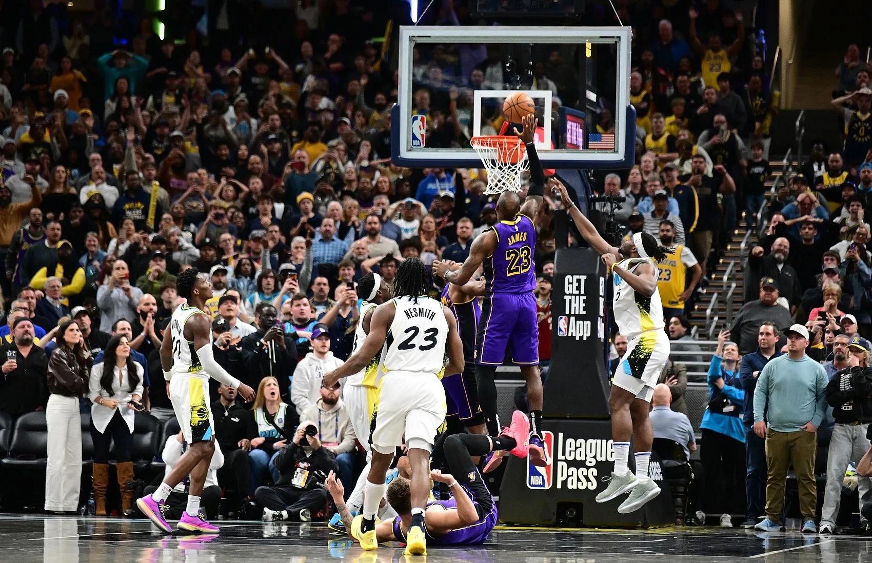 球场上的精彩瞬间让人回味无穷 球场上的精彩瞬间让人回味无穷