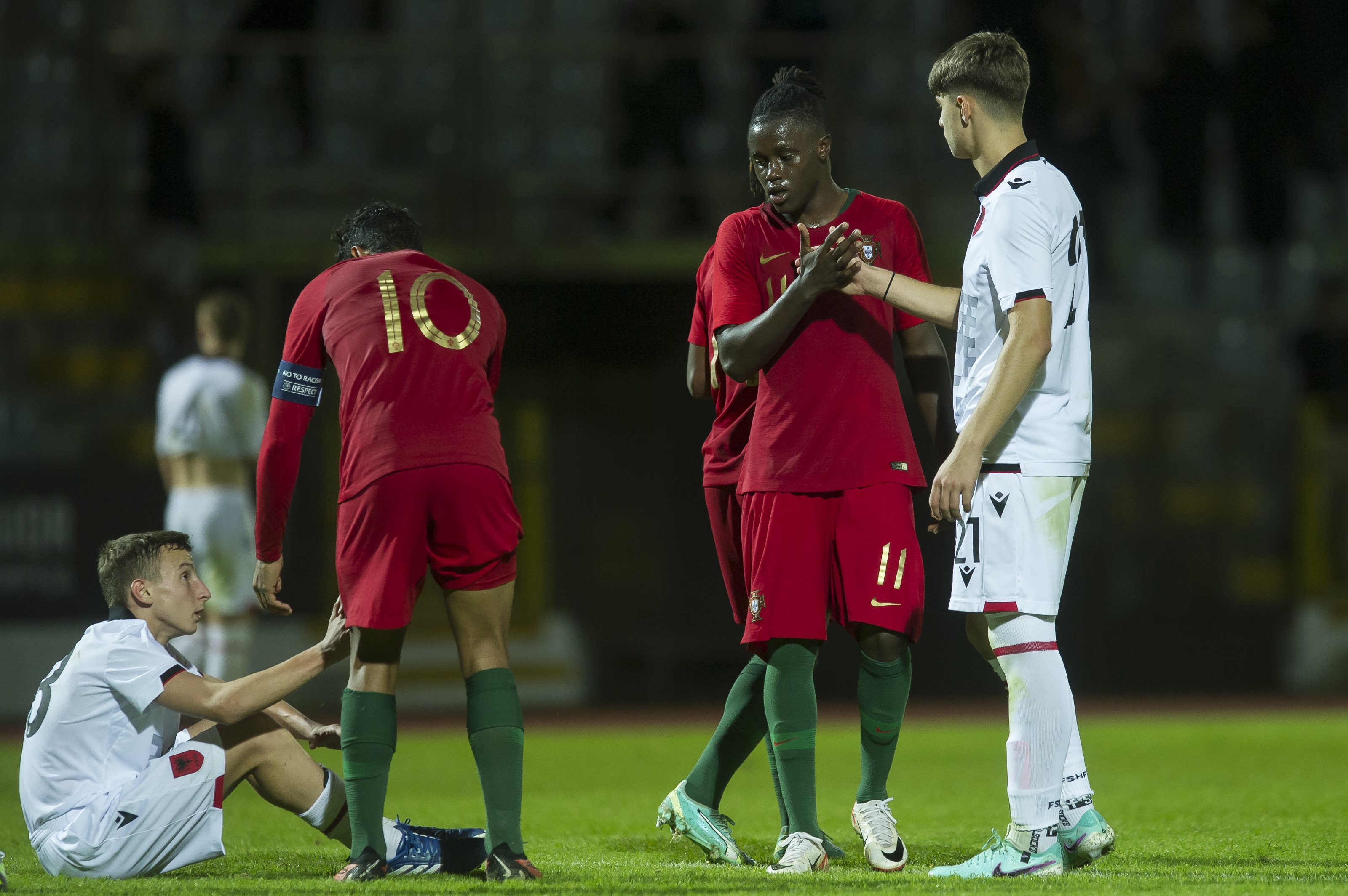 葡萄牙队完胜奥地利队，梁靖崑统治全场