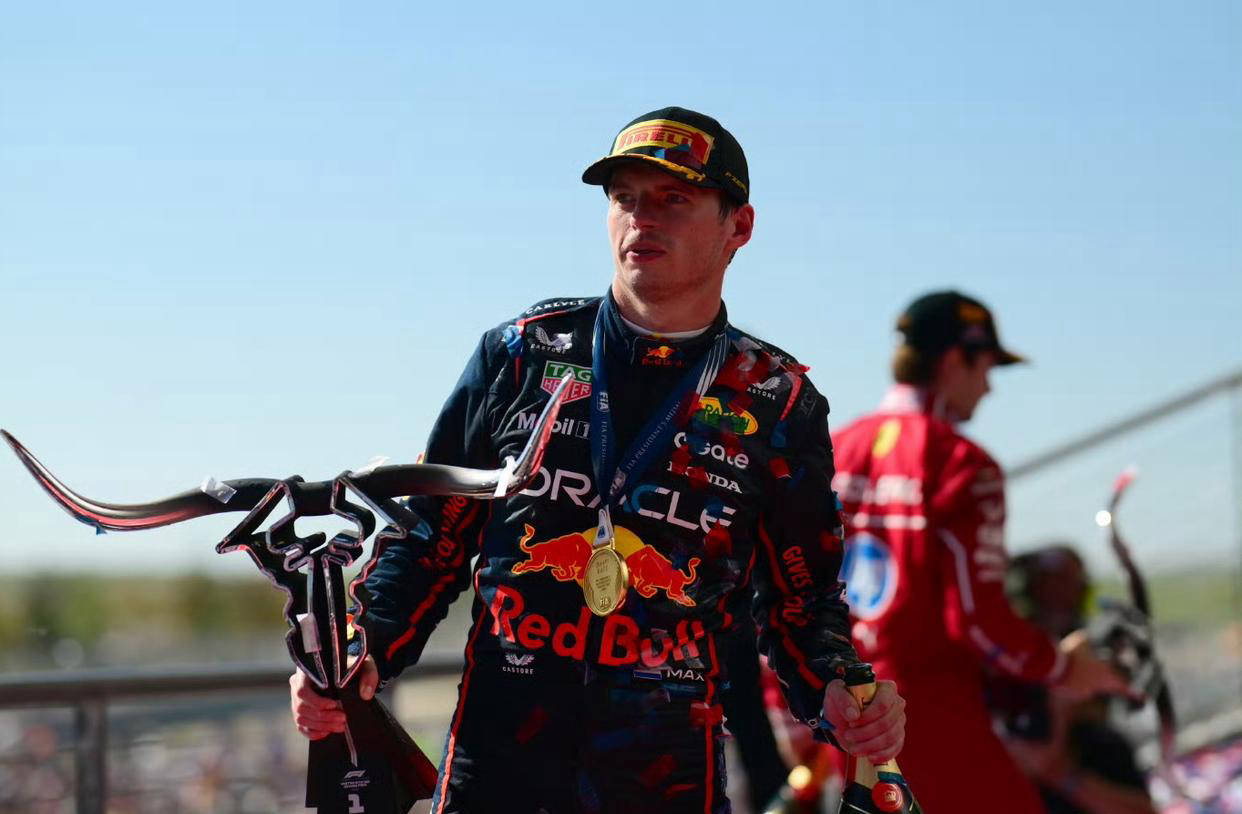 红牛车队完胜红牛二队，拉塞尔刷新纪录