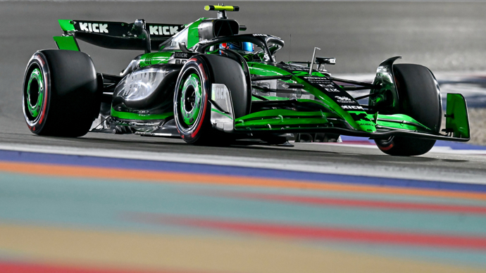 迈凯伦逆转威廉姆斯，周冠宇刷新纪录