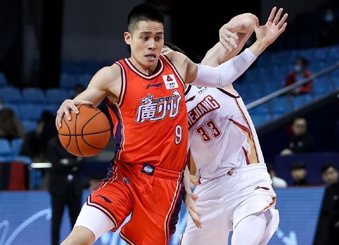 柏林联队稳扎稳打,战术引发关注 柏林联队稳扎稳打,战术引发关注