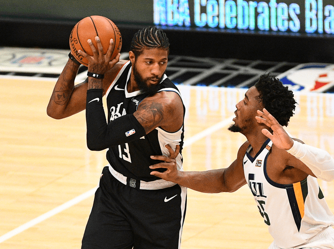 深圳队逆转浙江队，米切尔关键制胜