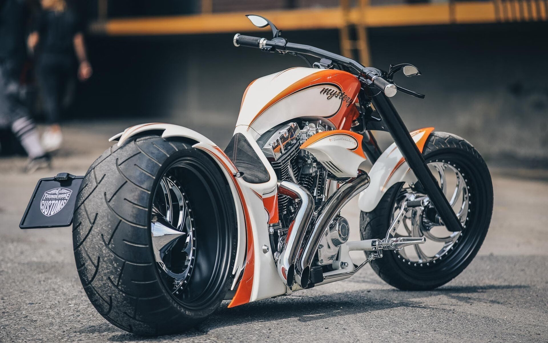 您提供的两组关键词存在明显的赛事矛盾,西甲国家德比 特指西班牙的皇家马德里对阵巴塞罗那,而 雷恩对阵亚特兰大 是法国和意大利球队之间的欧联杯比赛。它们无法合并于同一场比赛中