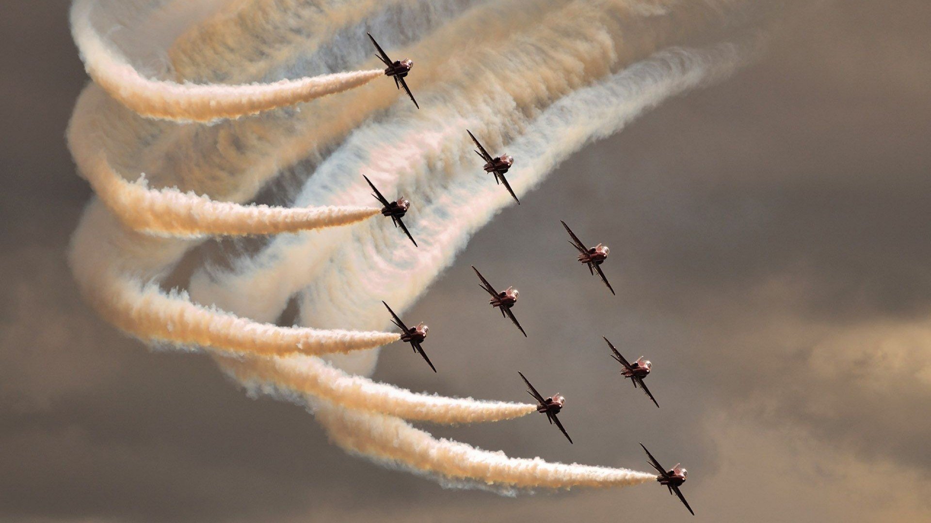 双线叙事下的足球哲学，当西德比遇非杯速胜，偶然中的必然